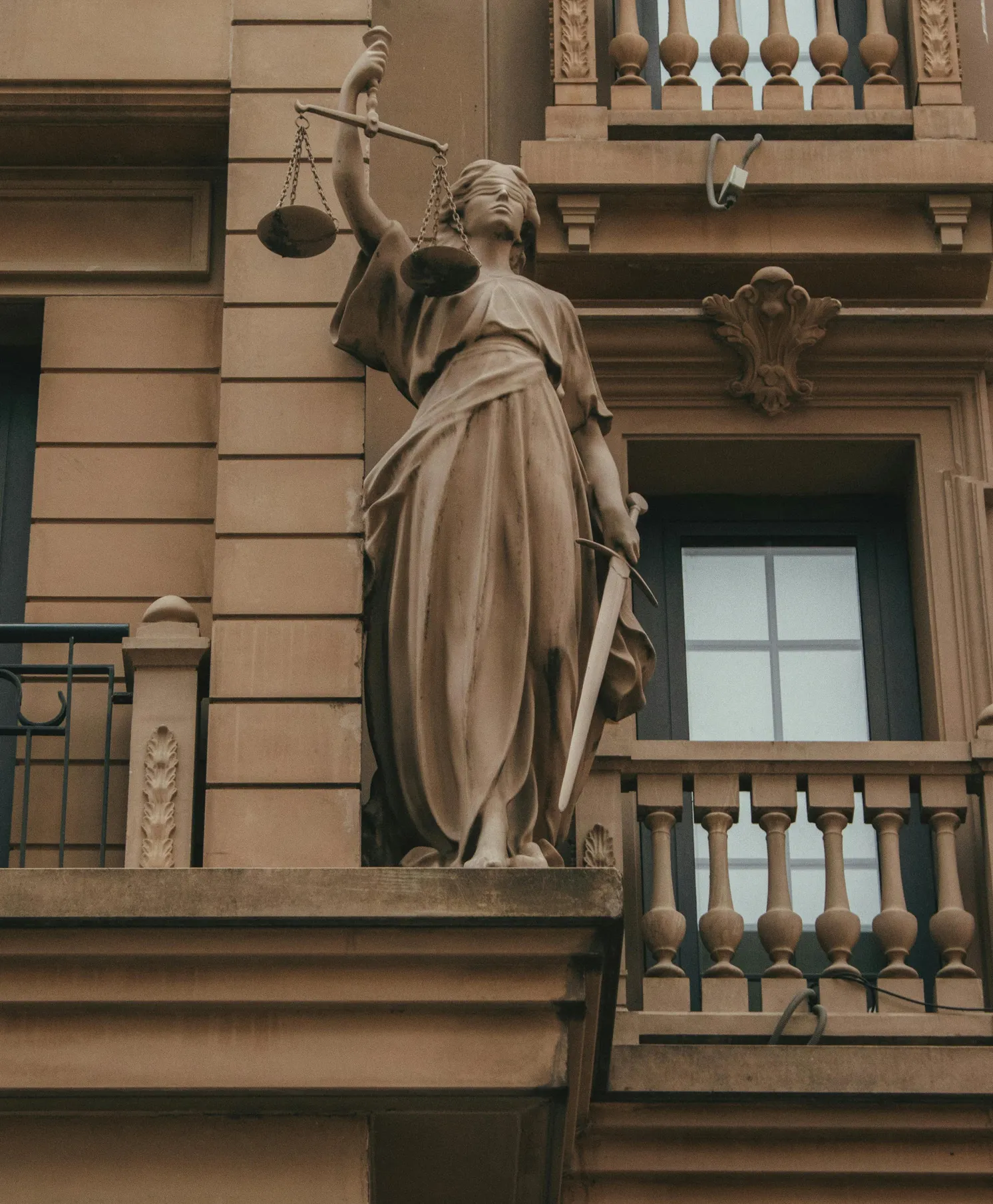 McKINNON Legal